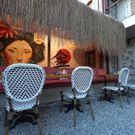 Chi House *